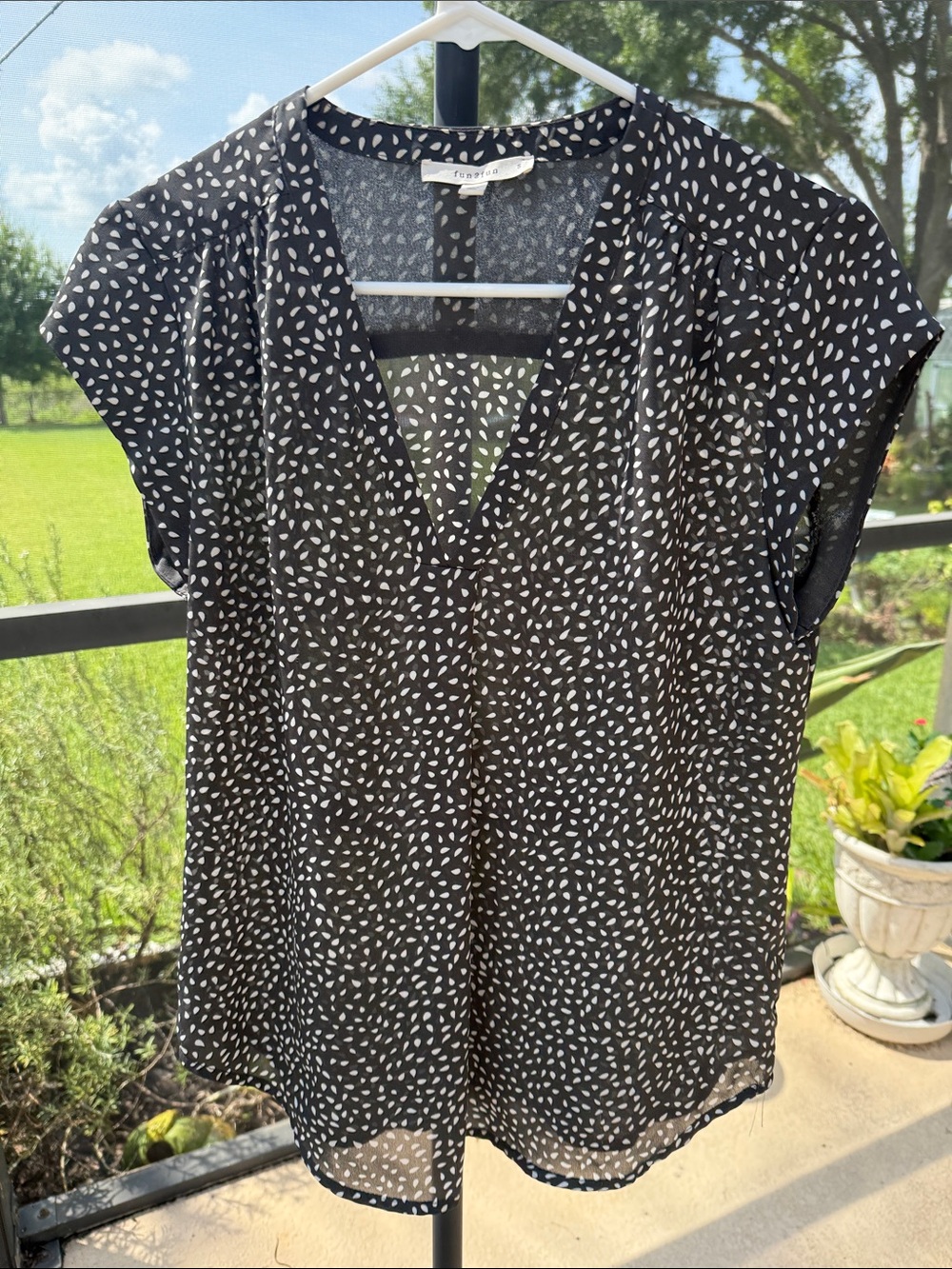 fun 2 fun Black and Gray V-Neck Teardrop Print Blouse